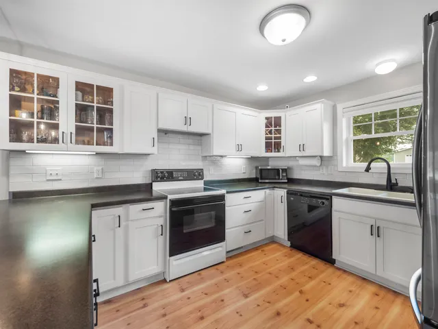 $1,590,000 | E1396 Grandview Road, Waupaca, WI 54981