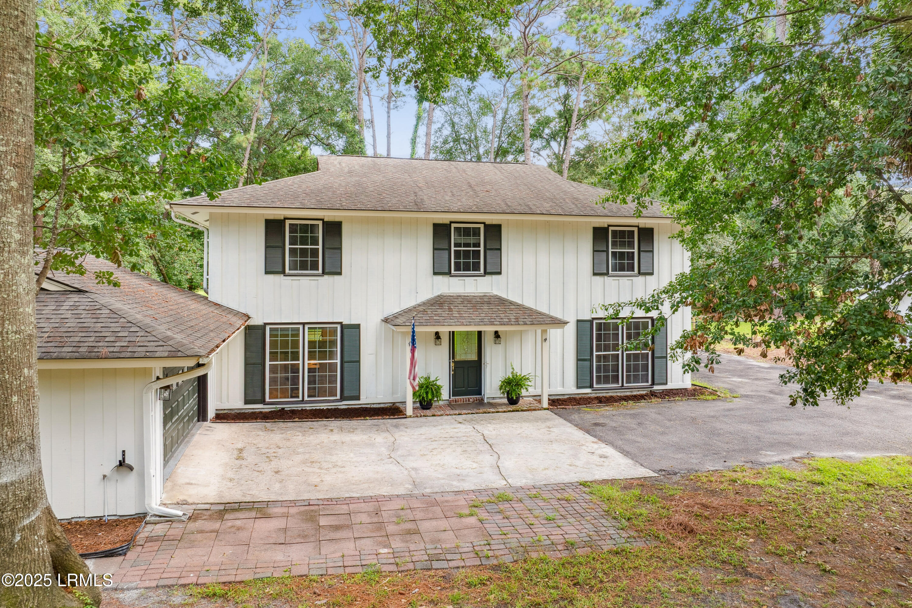 19 Pickens Street Beaufort, SC 29907 - Photo 2 of 43 19PickensStreet-IslandHouseMedia-0005-1