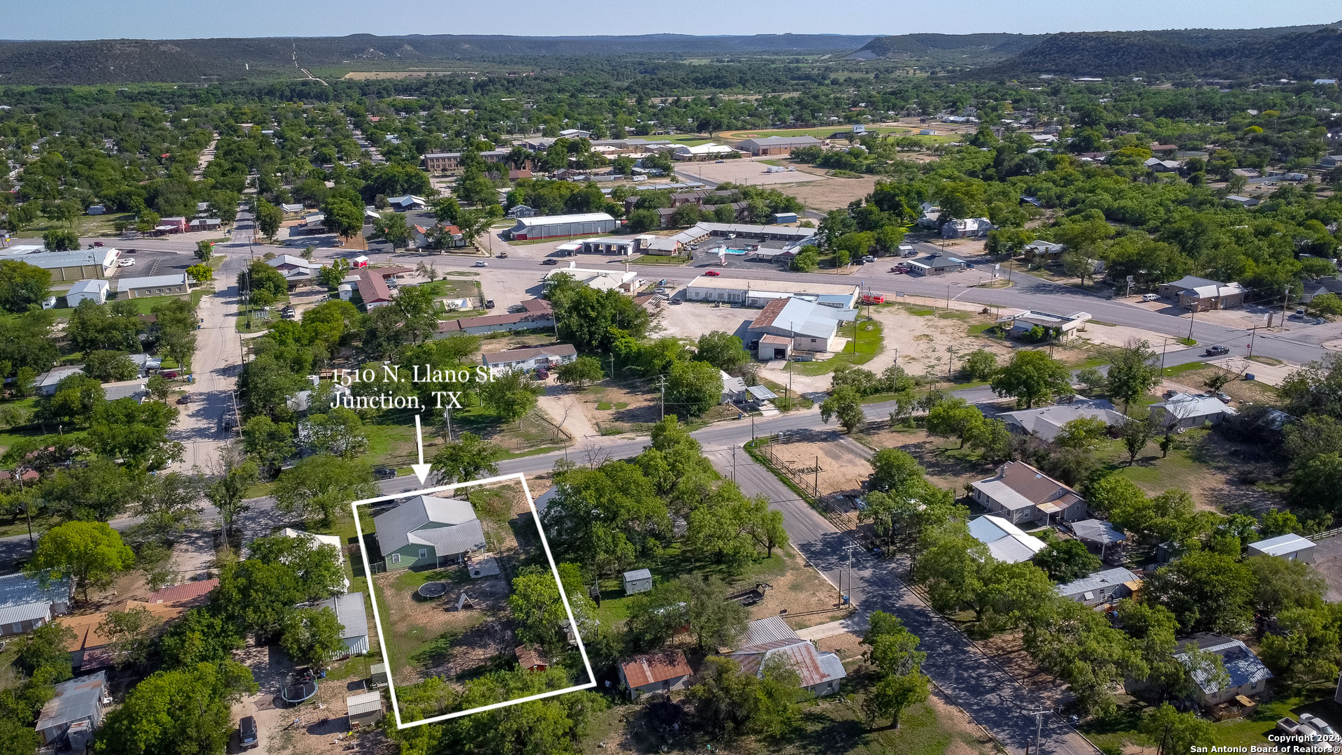 1510 North Llano Street Junction, TX 76849 - Photo 2 of 20