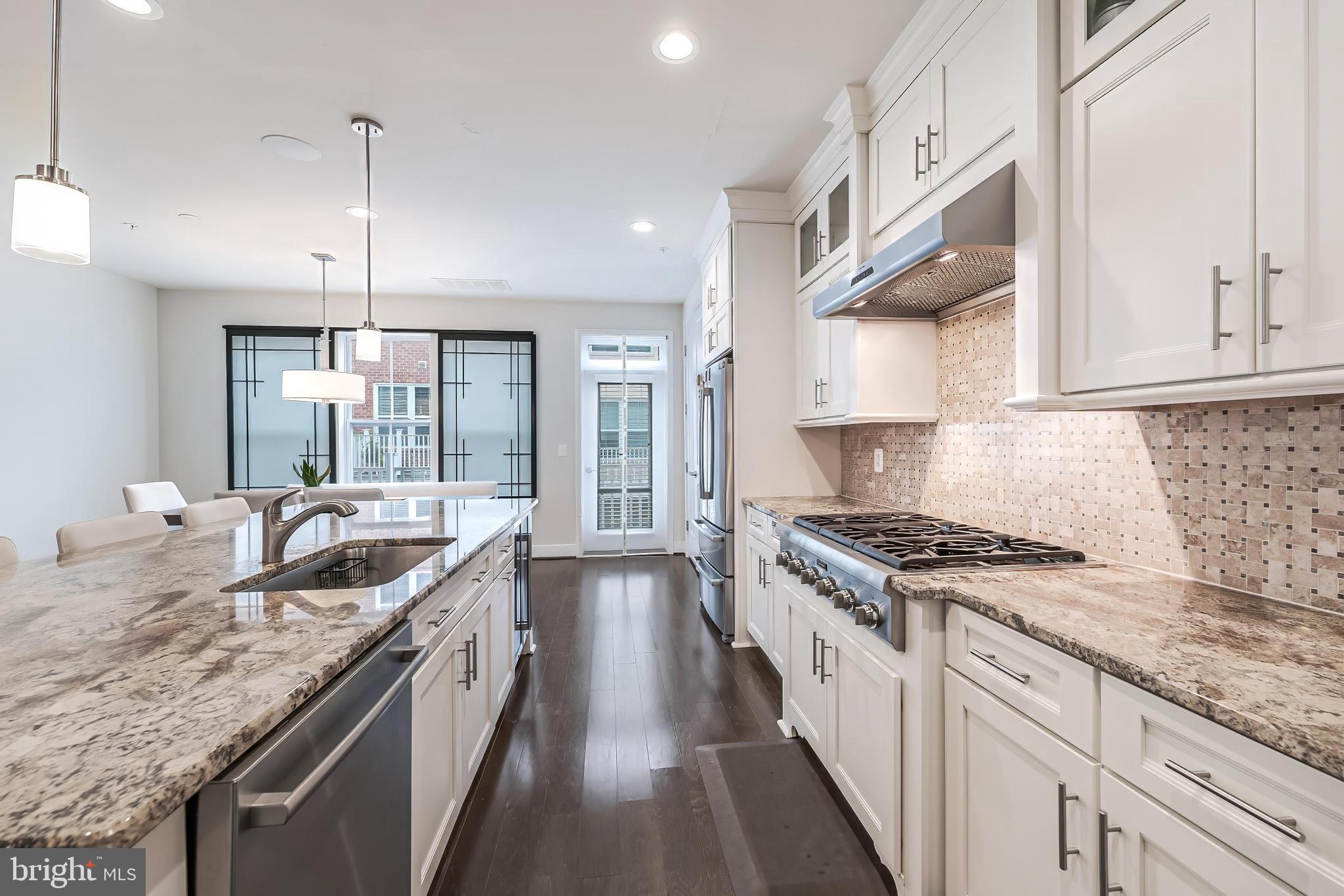 11692 Sunrise Square Place Reston, VA 20191 - Photo 25 of 49