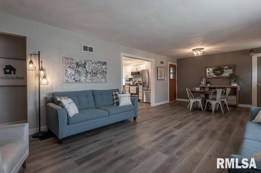 400 Sheridan Road Pekin, IL 61554 - Photo 5 of 35 Gallery Image 5