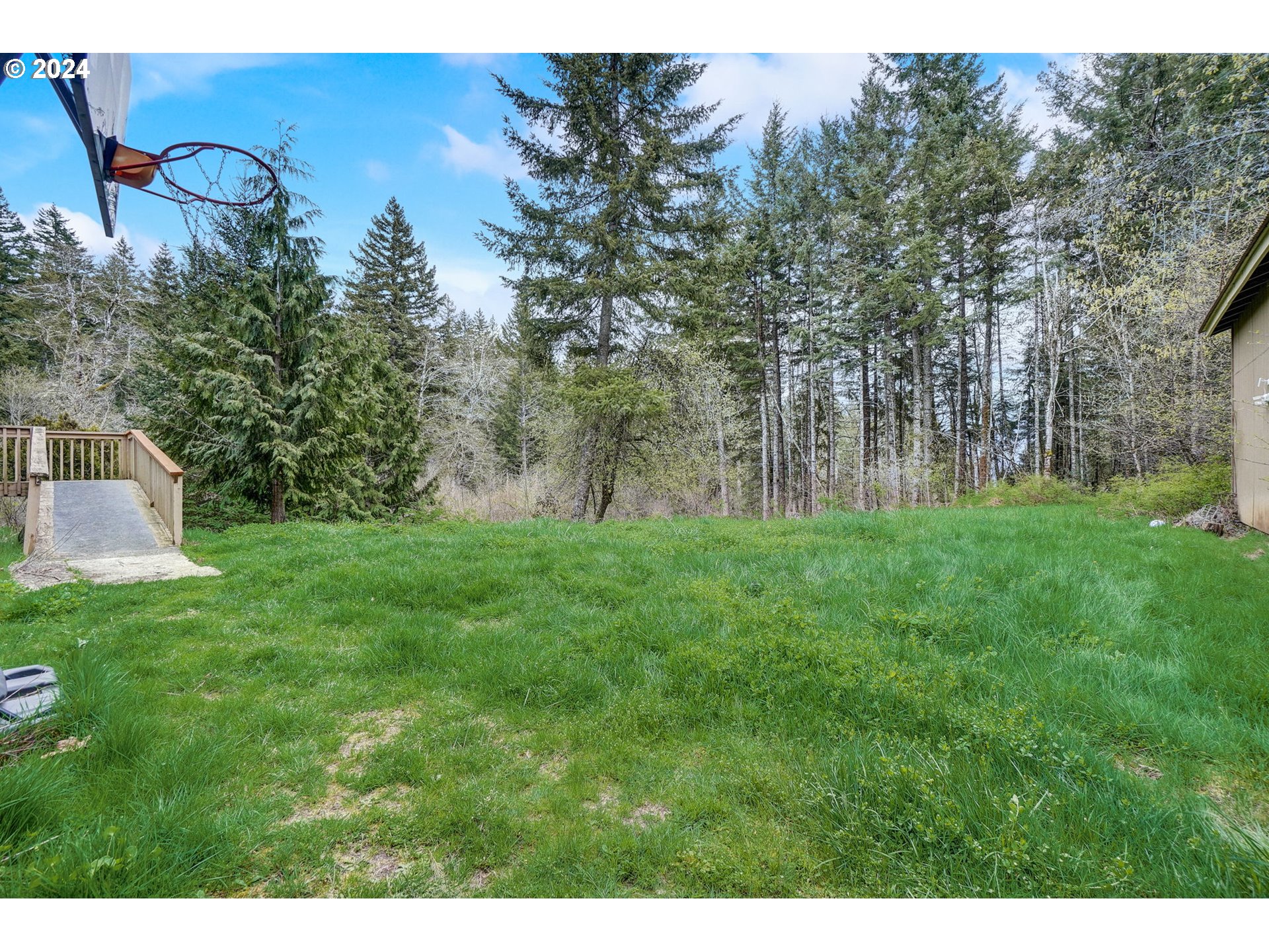 2162 East Loop Road Stevenson, WA 98648 - Photo 39 of 48 a green field with lots of trees