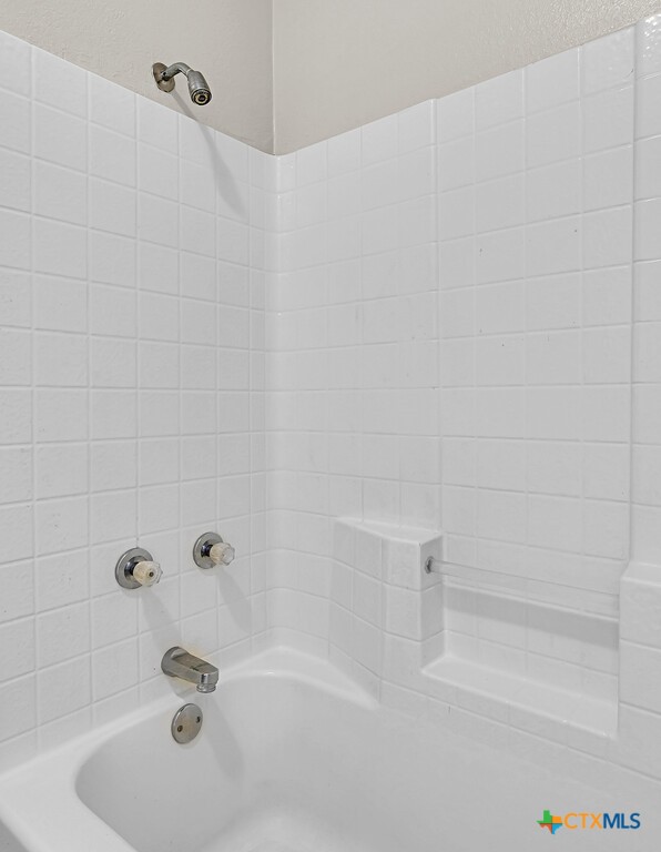 3900 Fox Ridge Road Lorena, TX 76655 - Photo 22 of 35 a bathroom with a bathtub