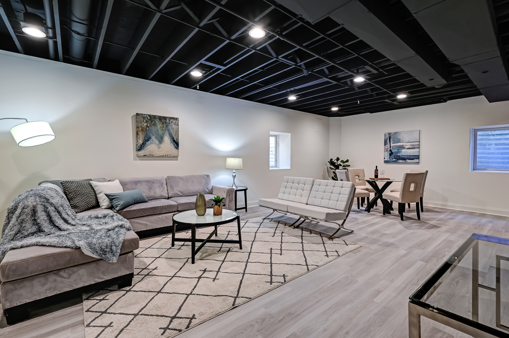 359 Ruby Street Clarendon Hills, IL 60514 - Photo 37 of 45 a living room with furniture