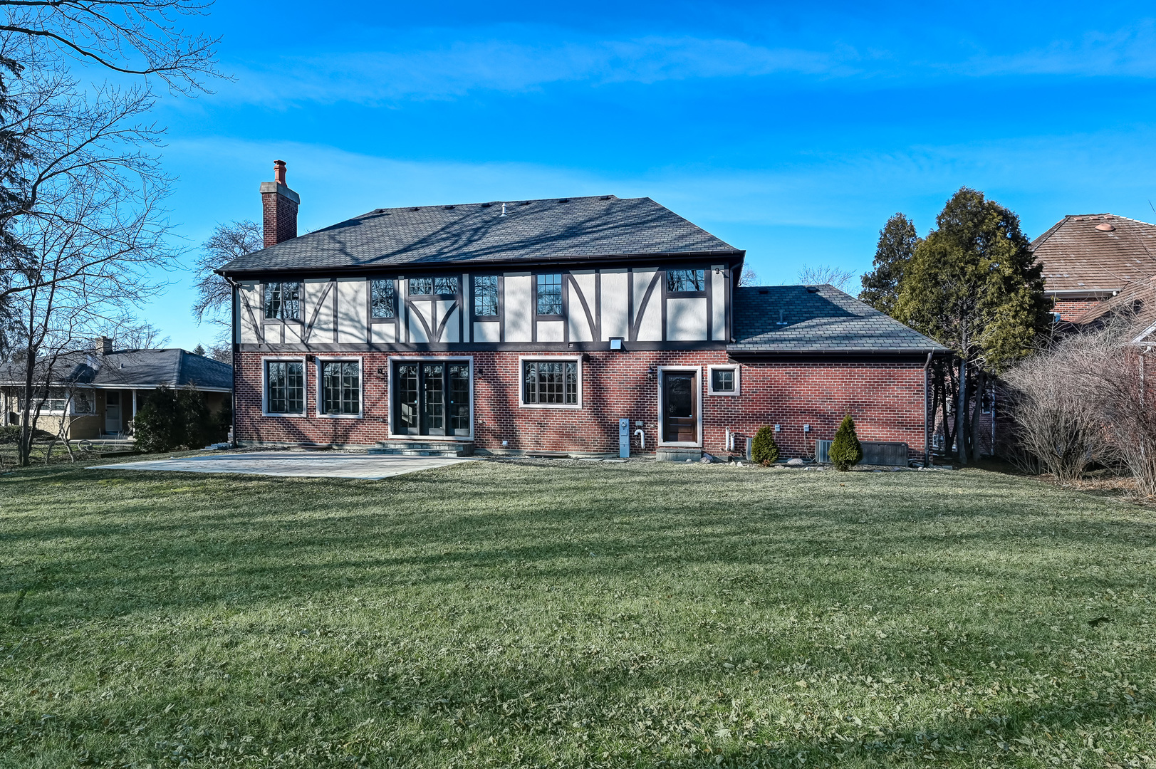 359 Ruby Street Clarendon Hills, IL 60514 - Photo 42 of 45 a front view of a house with a garden