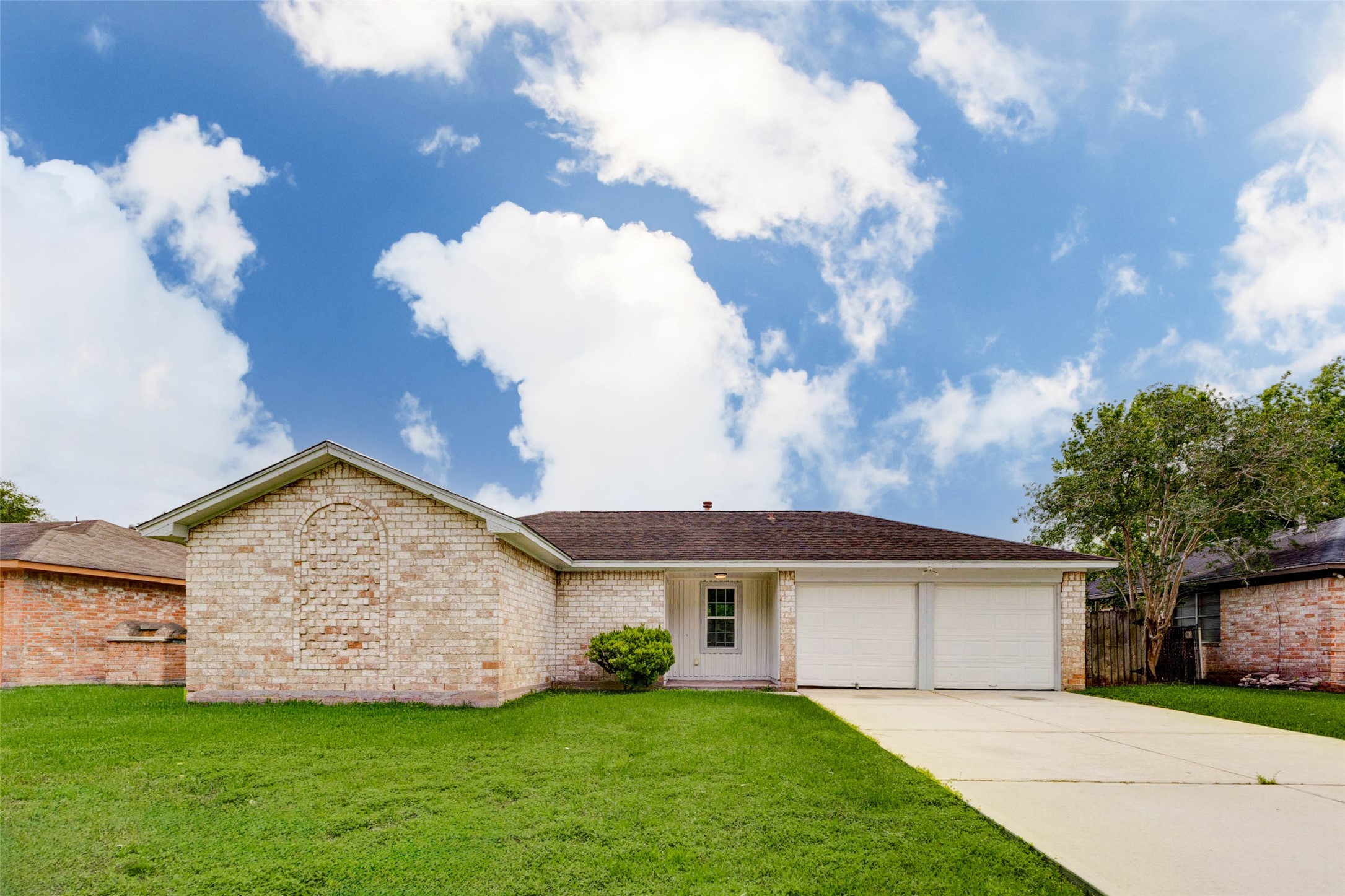 5319 Ridgestone Street Houston, TX 77053 - Photo 3 of 26 a view of a house with a yard