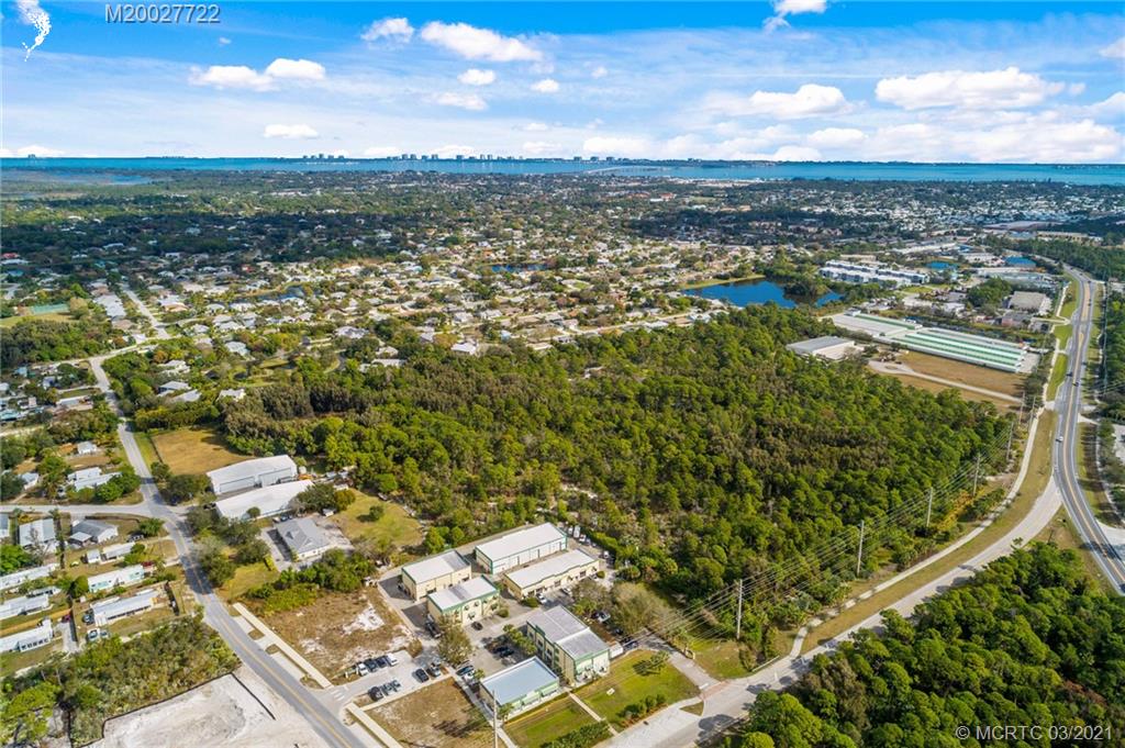 439 Northeast Baker Road Stuart, FL 34994 - Photo 32 of 33 Gallery Image 32