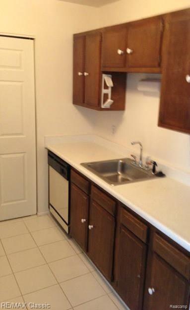 2049 Duck Lake Road North, Unit 6 Highland, MI 48356 - Photo 5 of 12