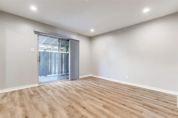 $2,300 | 15909 Archwood Lane, Unit 1026, Dallas, TX 75248