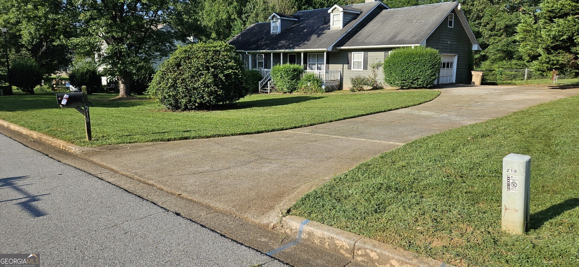 218 Benton Fields Stockbridge, GA 30281 - Photo 2 of 12