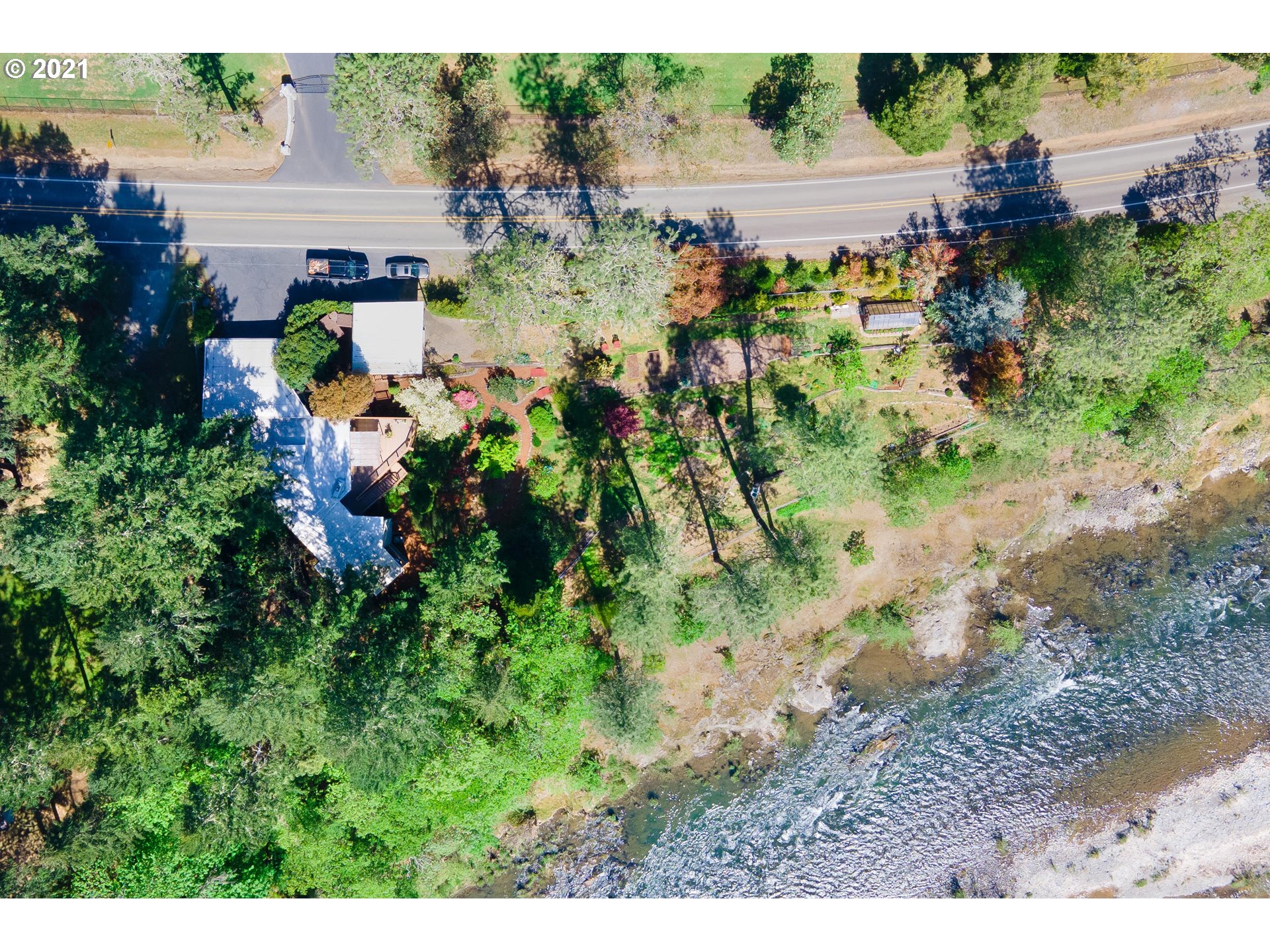 415 Gazley Road Myrtle Creek, OR 97457 - Photo 4 of 32