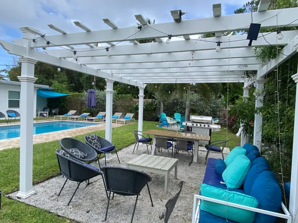 $2,700,000 | 304 Southeast 3rd Street, Delray Beach, FL 33483