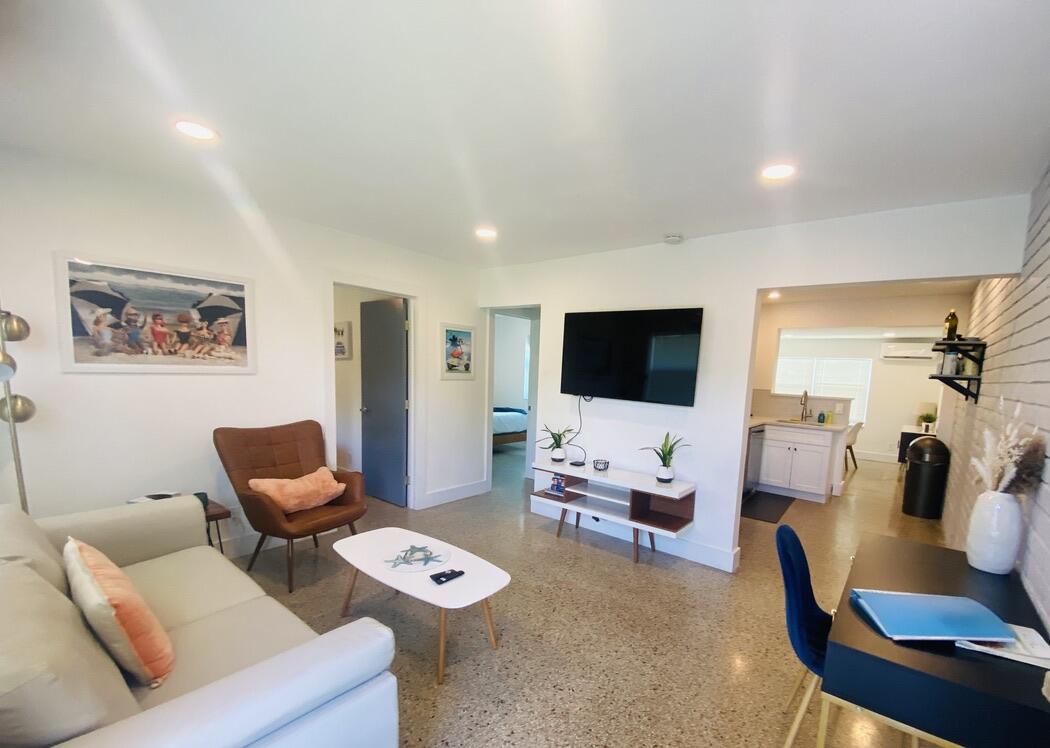 304 Southeast 3rd Street Delray Beach, FL 33483 - Photo 24 of 35 9DCE8B63-4D35-433B-98F7-2B33CC085A40_1_1