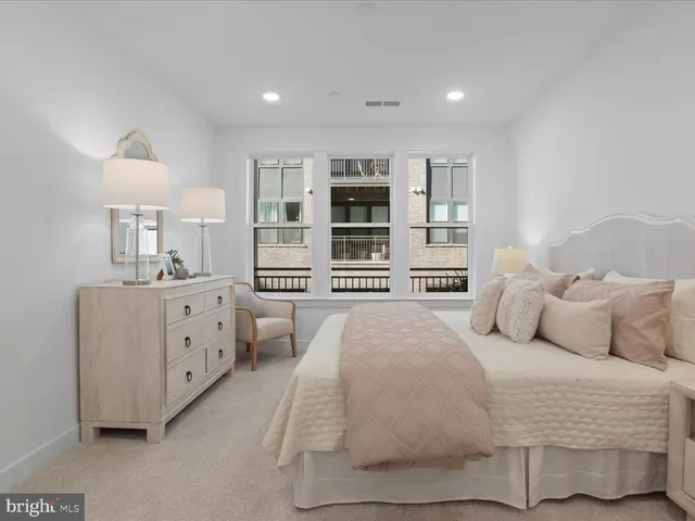 $520,000 | 21731 Dovekie Terrace, Unit 205, Ashburn, VA 20147