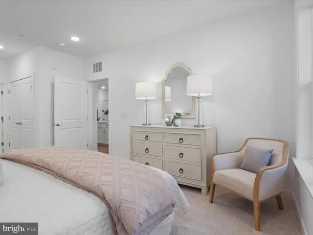 $520,000 | 21731 Dovekie Terrace, Unit 205, Ashburn, VA 20147