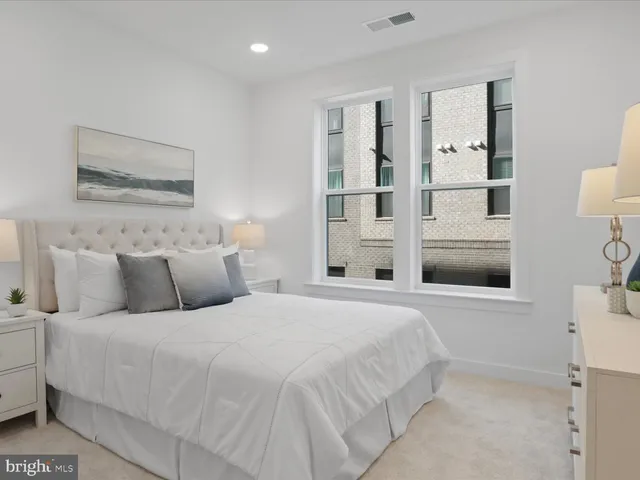 $520,000 | 21731 Dovekie Terrace, Unit 205, Ashburn, VA 20147