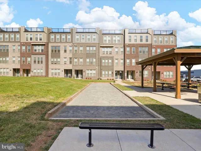 $520,000 | 21731 Dovekie Terrace, Unit 205, Ashburn, VA 20147