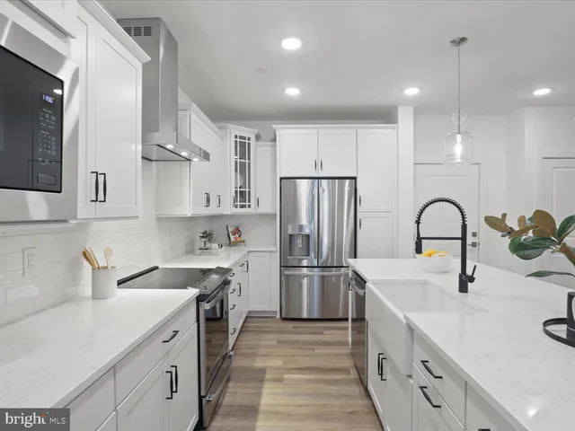 $520,000 | 21731 Dovekie Terrace, Unit 205, Ashburn, VA 20147