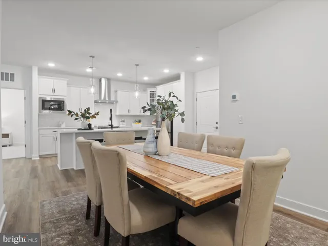 $520,000 | 21731 Dovekie Terrace, Unit 205, Ashburn, VA 20147