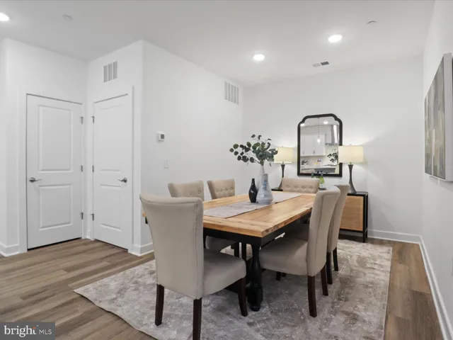 $520,000 | 21731 Dovekie Terrace, Unit 205, Ashburn, VA 20147