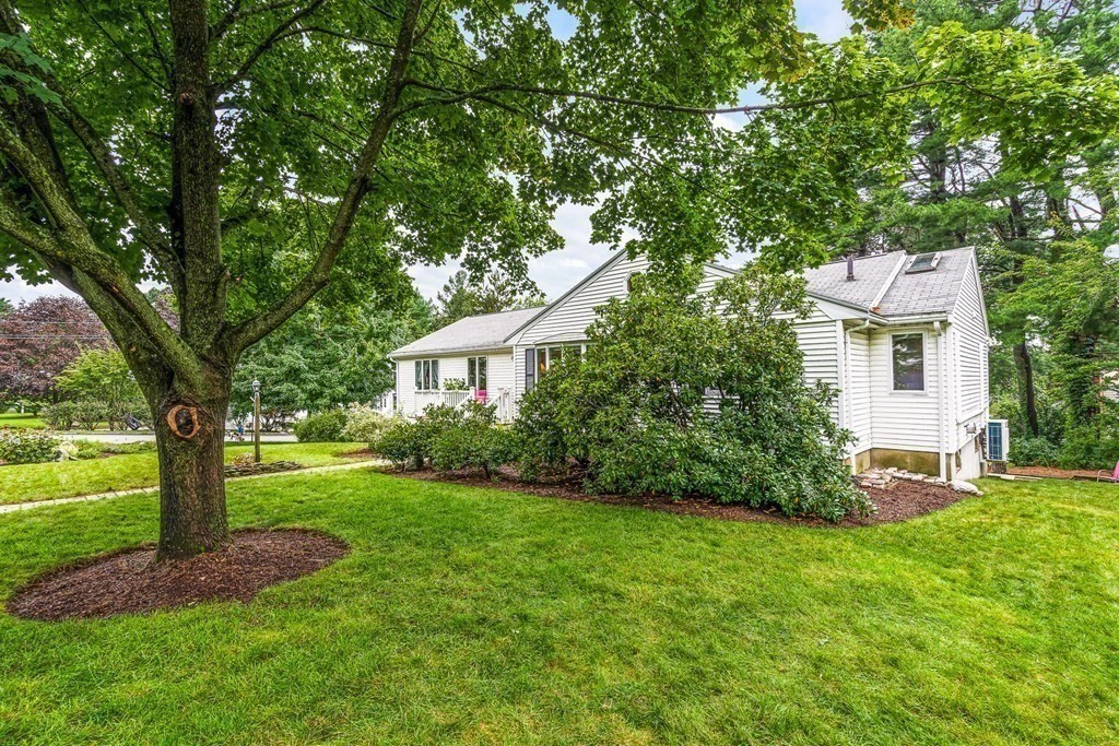 10 Revolutionary Road Lexington, MA 02421 - Photo 3 of 42
