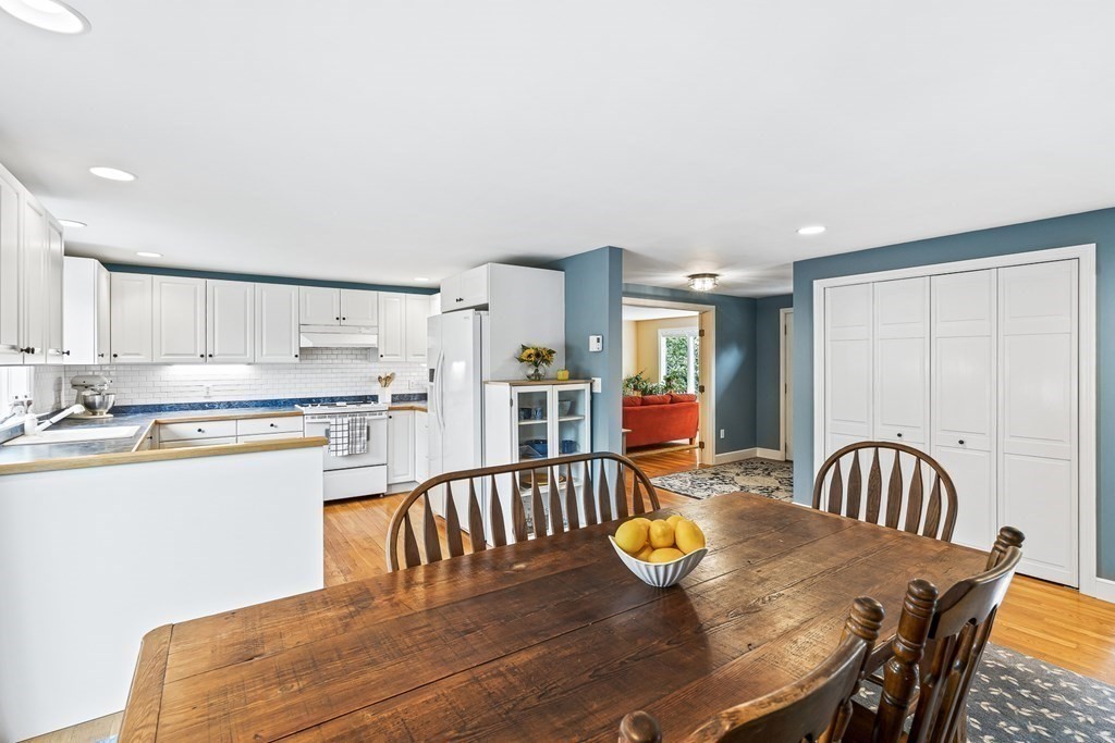 10 Revolutionary Road Lexington, MA 02421 - Photo 8 of 42