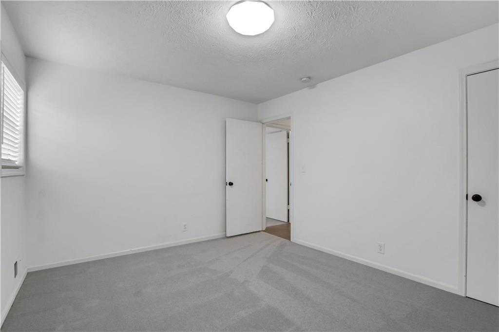 1000 Mathews Court, Unit B Smyrna, GA 30080 - Photo 11 of 42 a view of an empty room