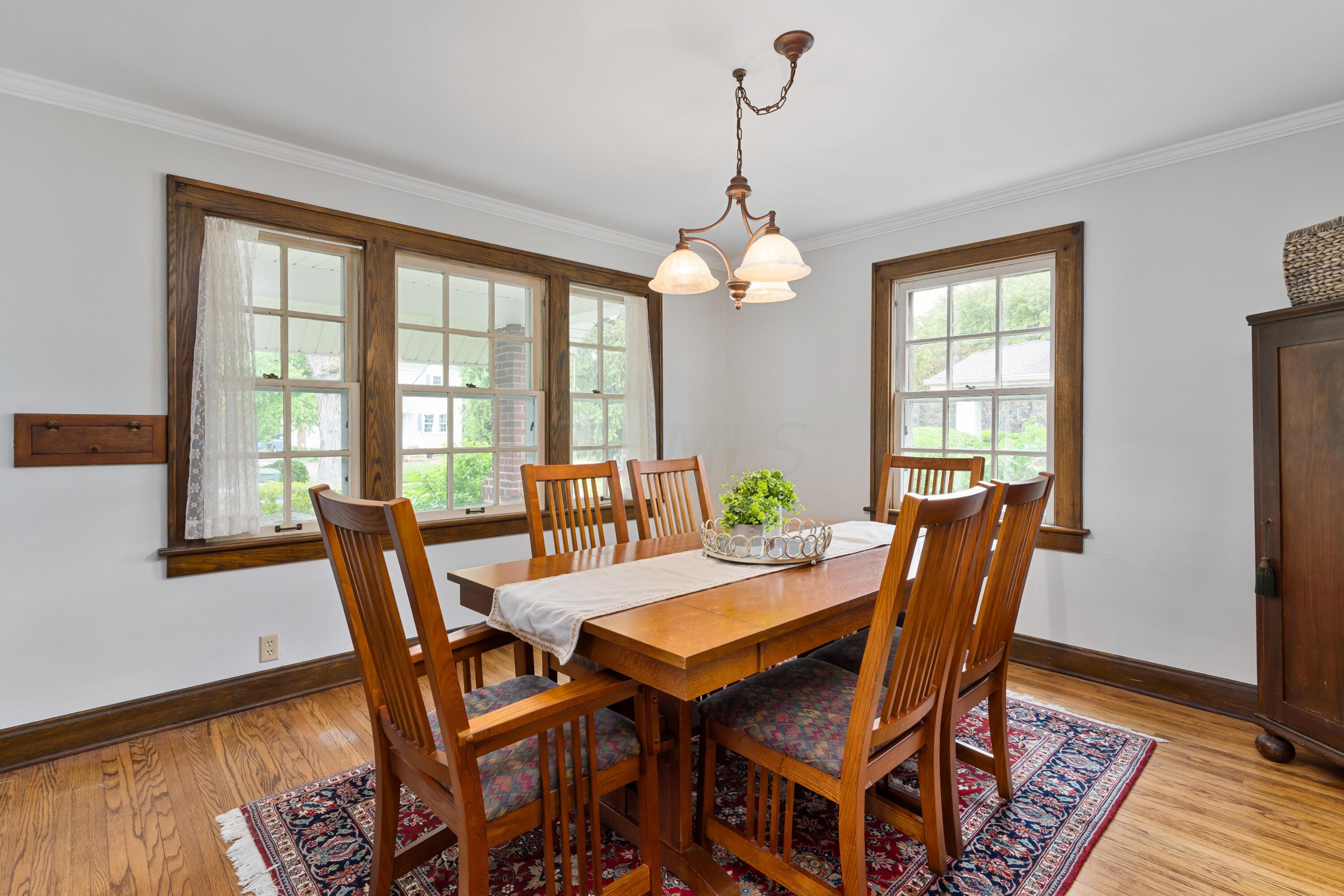 448 East Dunedin Road Columbus, OH 43214 - Photo 12 of 39 Dining Room