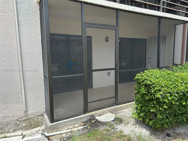 $2,750 | 855 Northeast 209th Street, Unit 10334, Miami, FL 33179