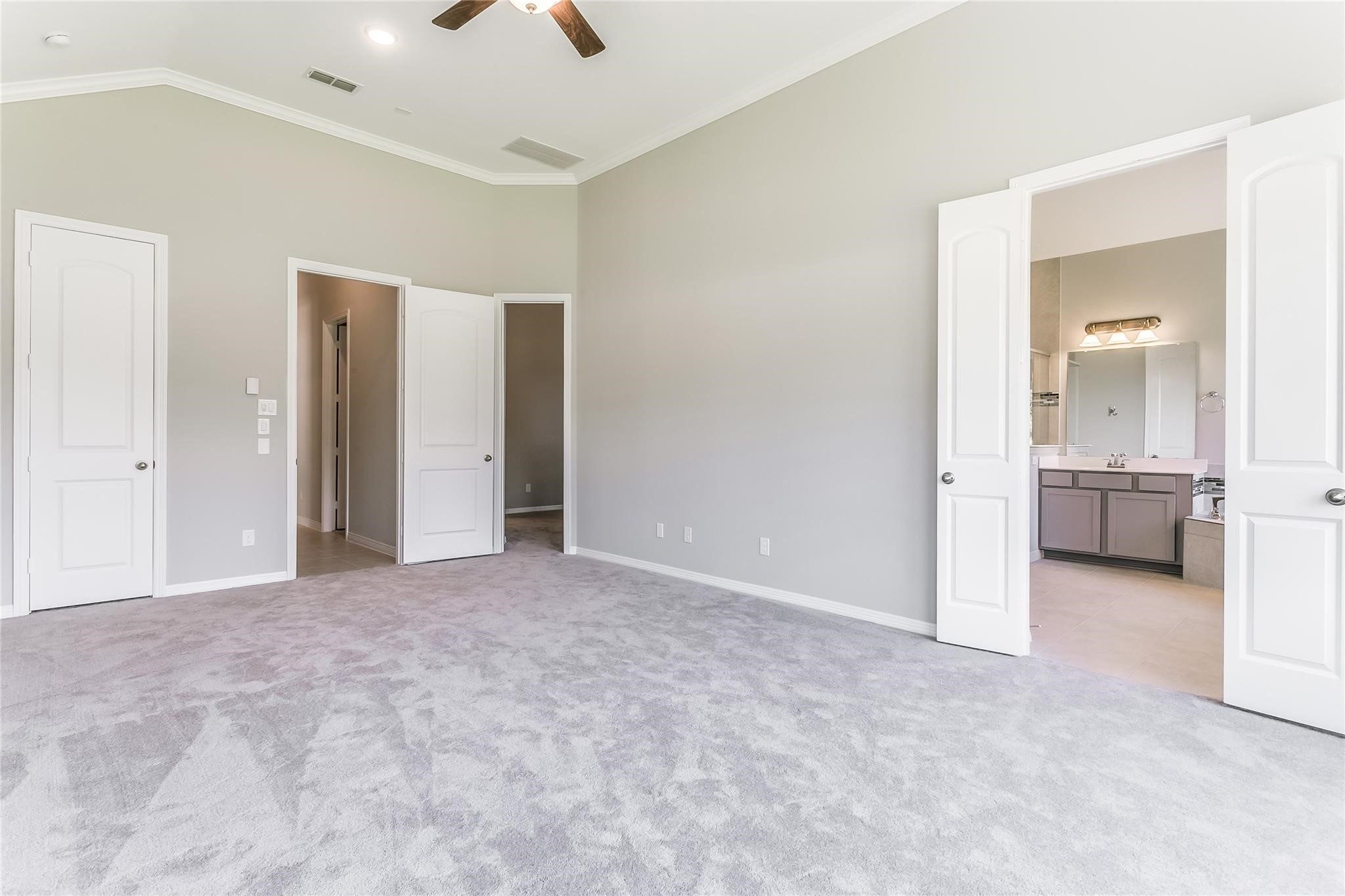 4227 Carol Ridge Drive Sugar Land, TX 77479 - Photo 17 of 35 an empty room with a bathroom and a sink