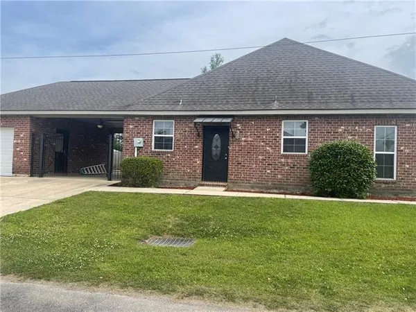 $260,000 | 672 Gardenia Street, Laplace, LA 70068