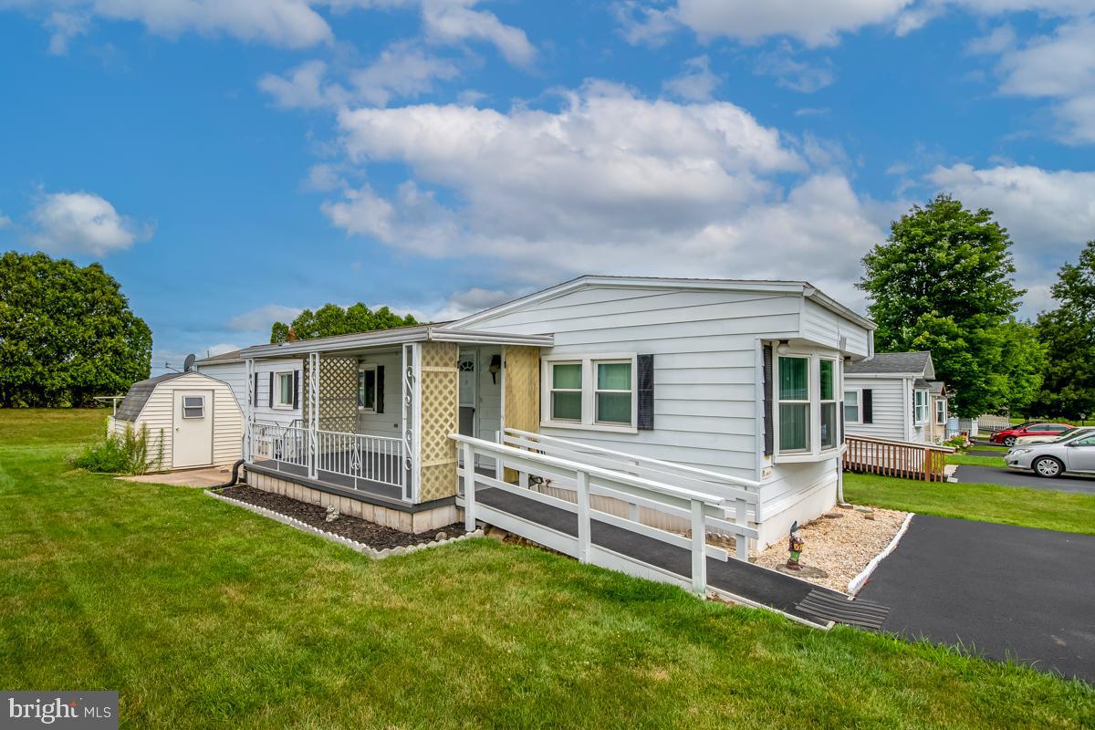 30 Stony Run Villiage Stevens, PA 17578 - Photo 1 of 20 Gallery Image 1