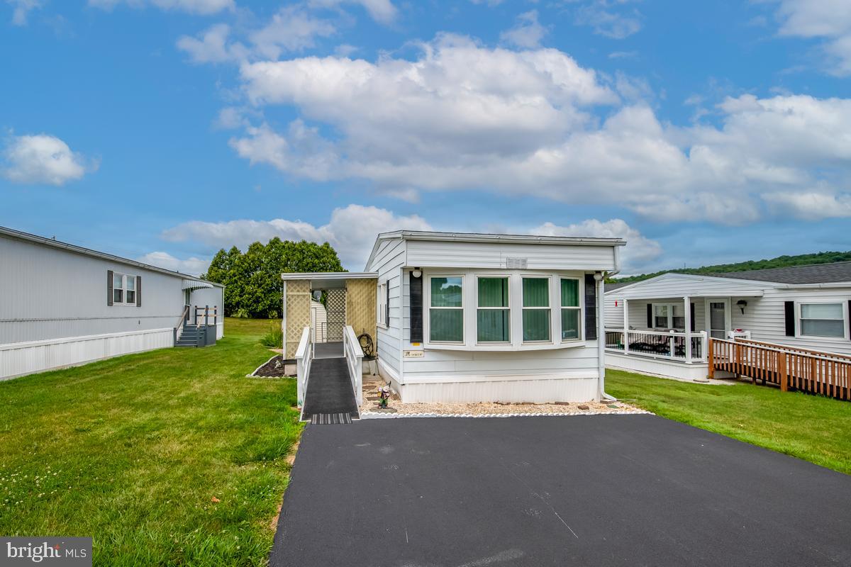30 Stony Run Villiage Stevens, PA 17578 - Photo 3 of 20 Gallery Image 3