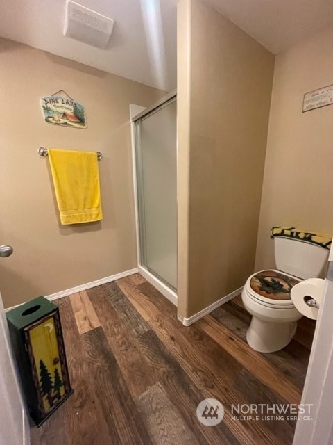 6 White Road Raymond, WA 98577 - Photo 23 of 40 a view of bathroom with a sink