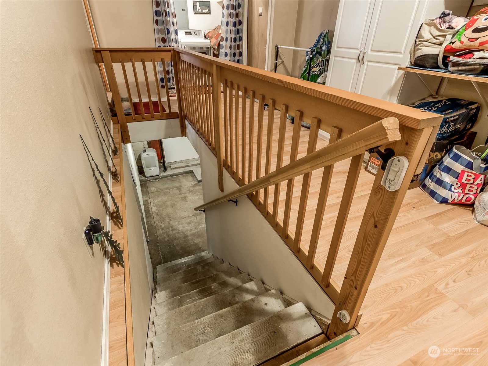6 White Road Raymond, WA 98577 - Photo 25 of 40 a view of entryway