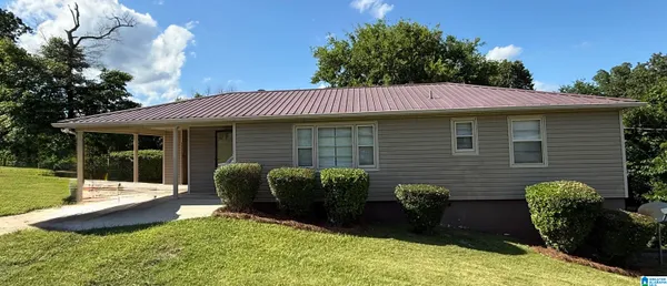 $1,350 | 904 29th Avenue Northeast, Center Point, AL 35215