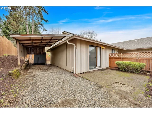 $539,999 | 16981 Stanhelma Drive, Gladstone, OR 97027