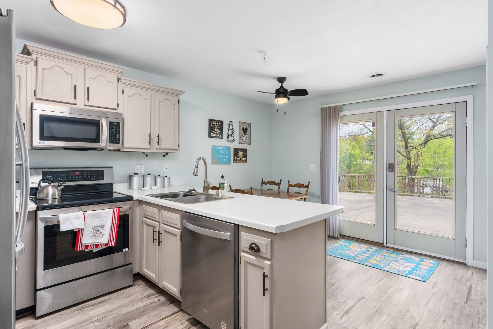 227 Canyon Road, Unit 6 Wisconsin Dells, WI 53965 - Photo 6 of 39