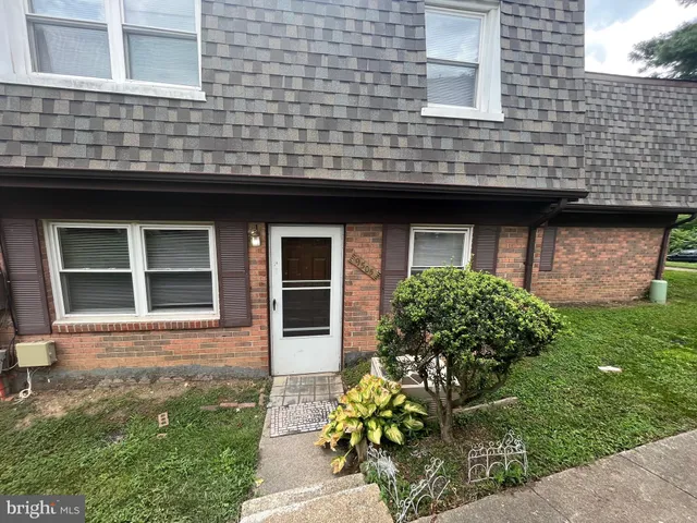 $260,000 | 9505 Hagel Circle, Unit 1/B, Lorton, VA 22079