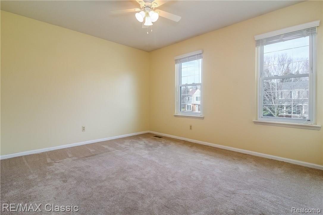 2247 Stonington Lane Rochester, MI 48306 - Photo 21 of 28 024-5353127-large.jpg