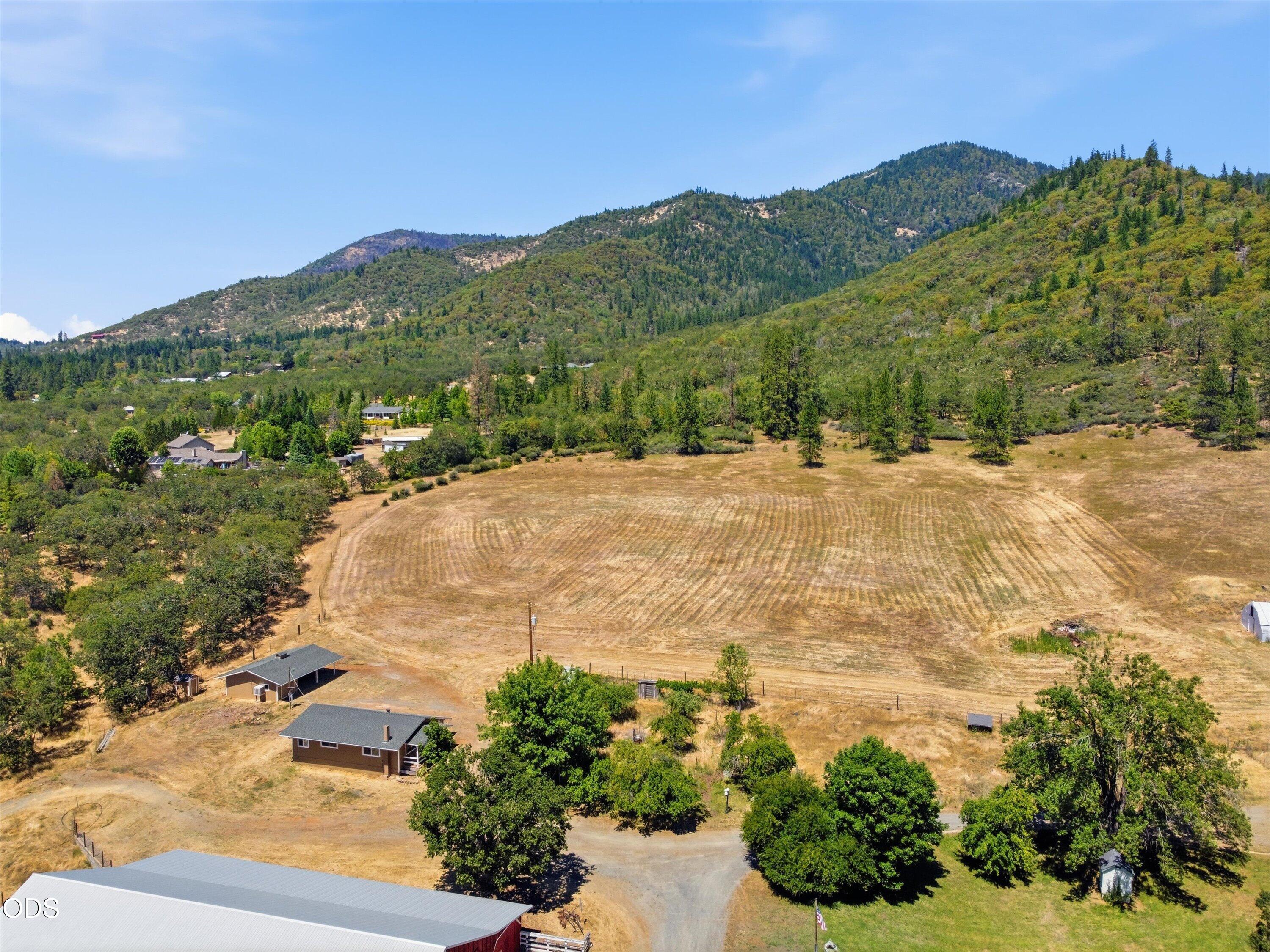 8960 North Applegate Road Grants Pass, OR 97527 - Photo 31 of 37