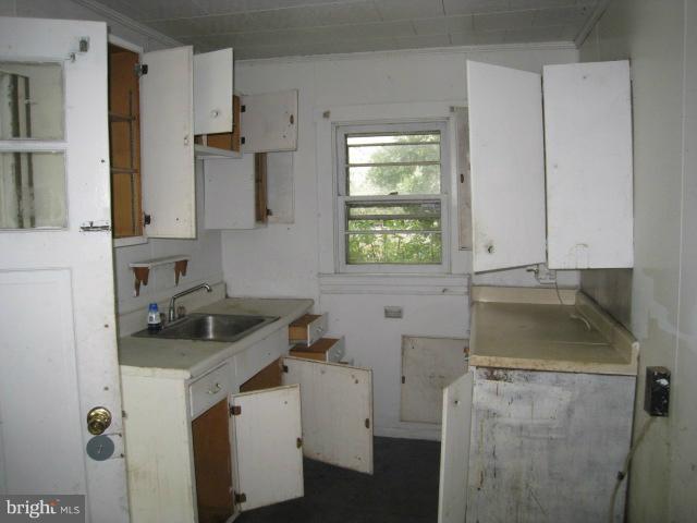 2501 Barrison Point Road Essex, MD 21221 - Photo 7 of 8 Kitchen