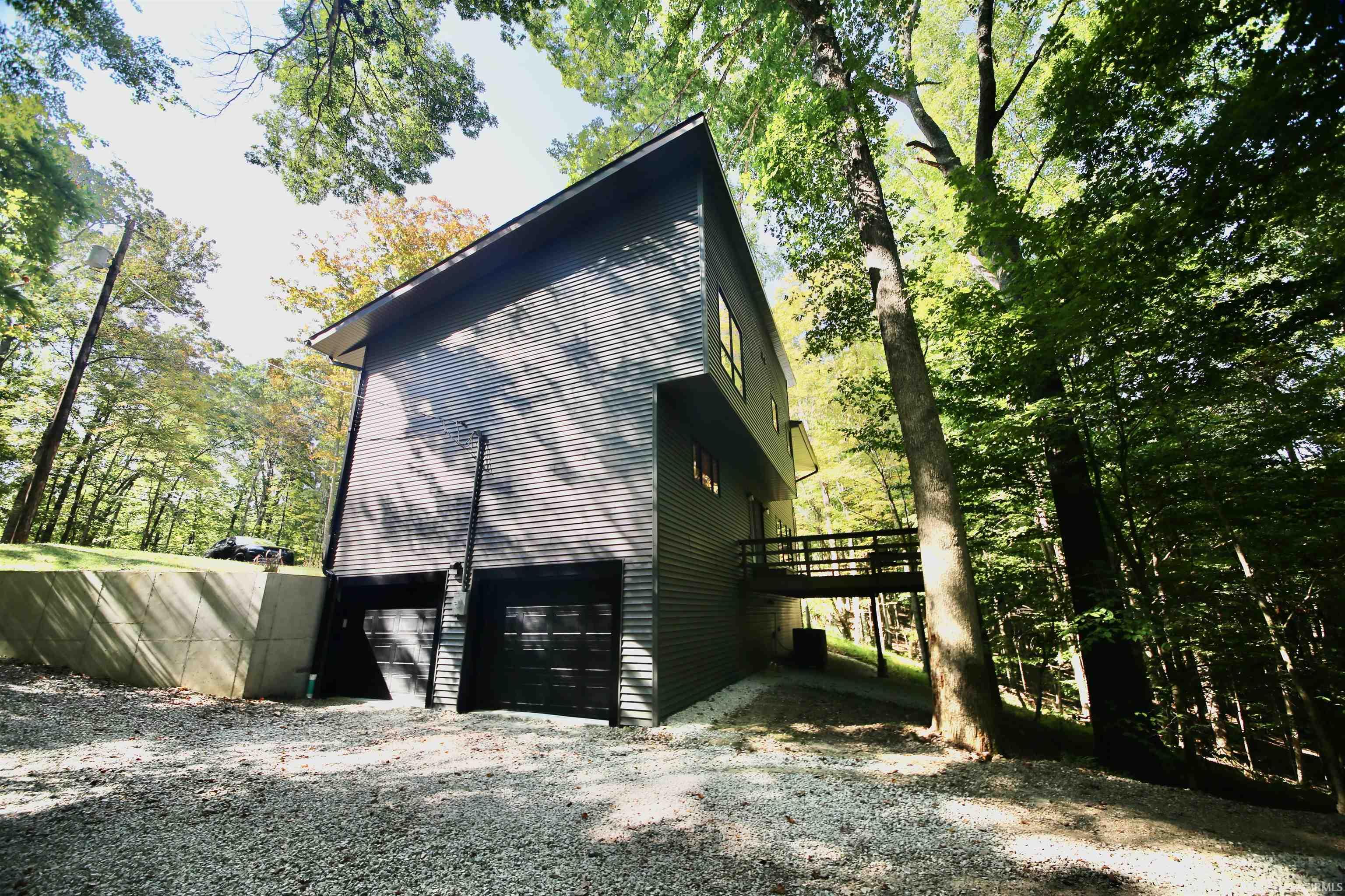 6691 East Lampkins Ridge Road Bloomington, IN 47401 - Photo 3 of 32 Gallery Image 3