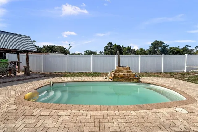 $310,000 | 1009 Sagamore Drive, Seffner, FL 33584