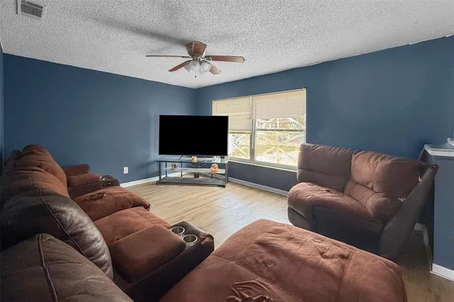 $310,000 | 1009 Sagamore Drive, Seffner, FL 33584