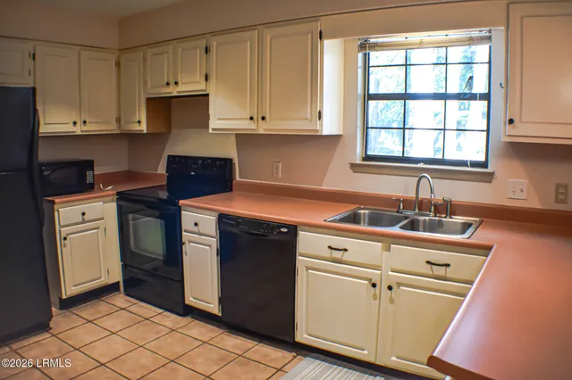 $1,800 | 18 Lisbon Way, Beaufort, SC 29907