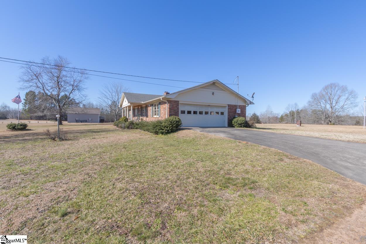 158 Prince George Road Easley, SC 29640 - Photo 3 of 32 Gallery Image 3