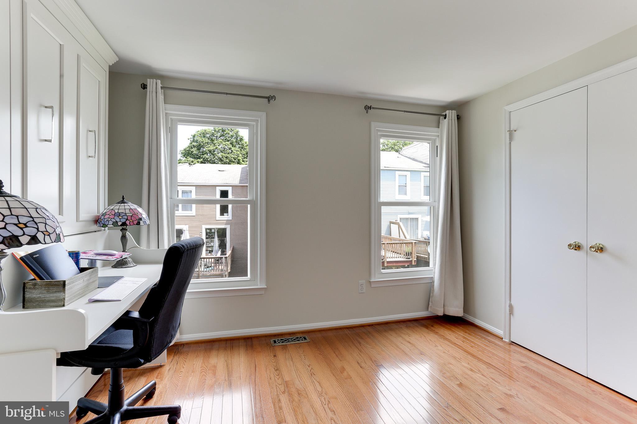 1676 Oaktree Court Reston, VA 20194 - Photo 14 of 30 2nd Bedroom