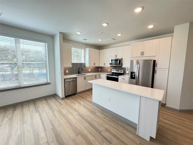 $2,430 | 11604 Stonehollow Drive, Unit B8 116, Austin, TX 78758