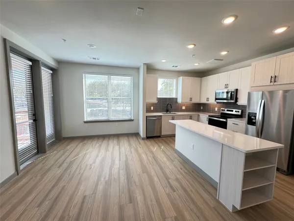 $2,430 | 11604 Stonehollow Drive, Unit B8 116, Austin, TX 78758